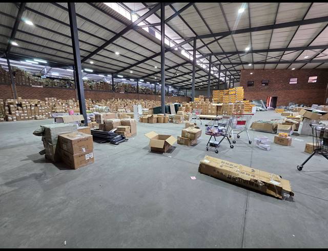 3,024M² WAREHOUSE TO LET IN ORMONDE